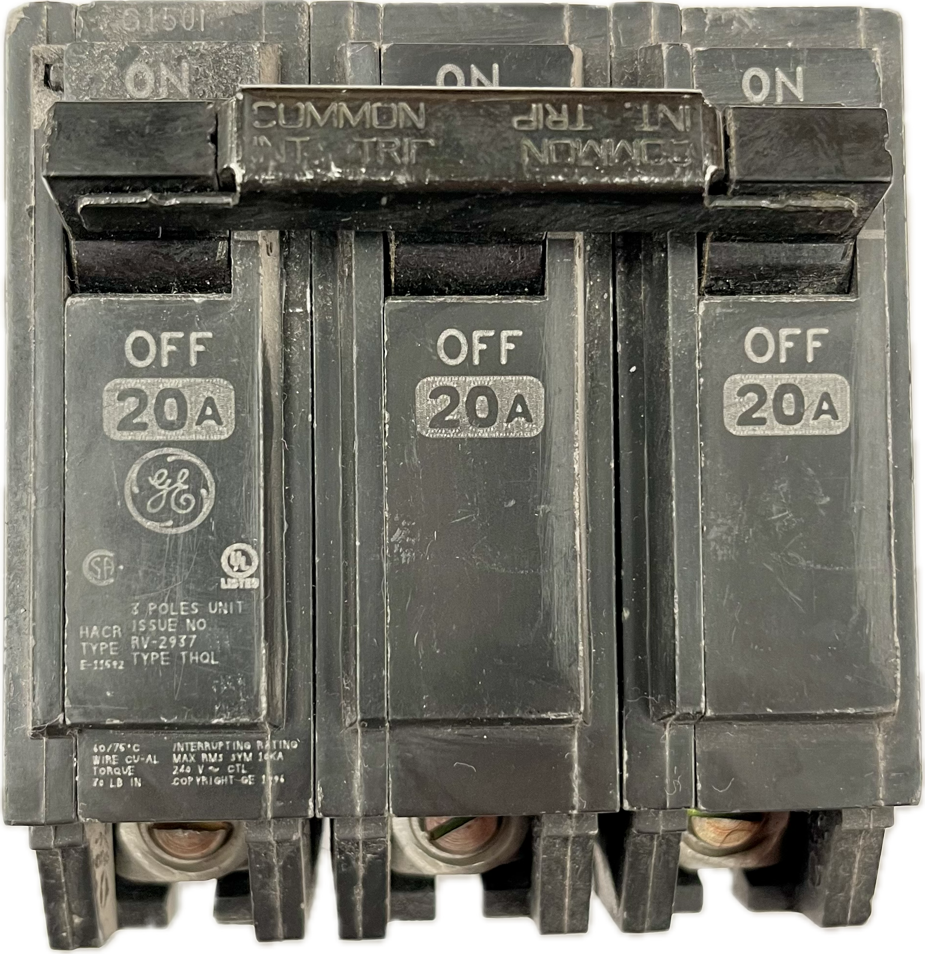 Featured image for “THQL 32020 Interruptor 3P 20A GE”